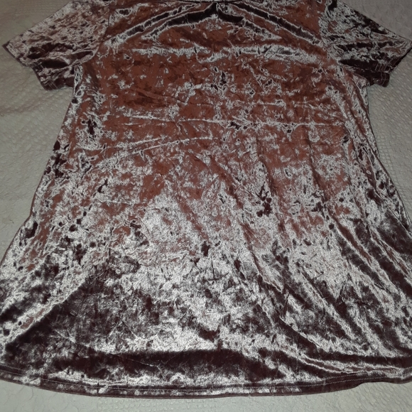 Plus size top - Picture 3 of 4